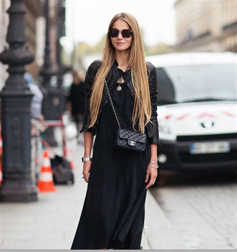 chanel flap bag street style